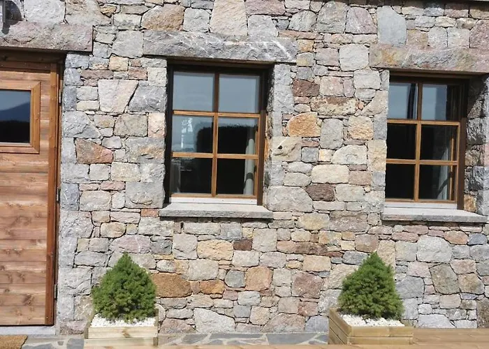 Le Renne Blanc Pyrénées De France * Font Romeu