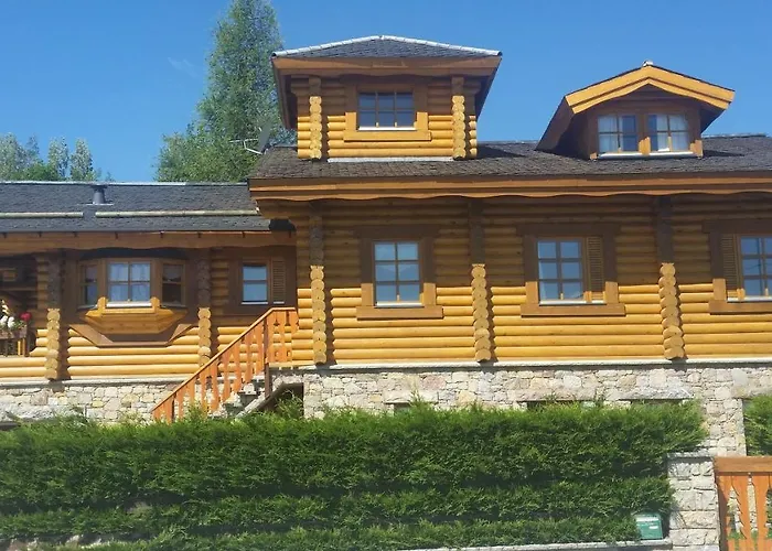 Le Renne Blanc Pyrénées De France * Font Romeu